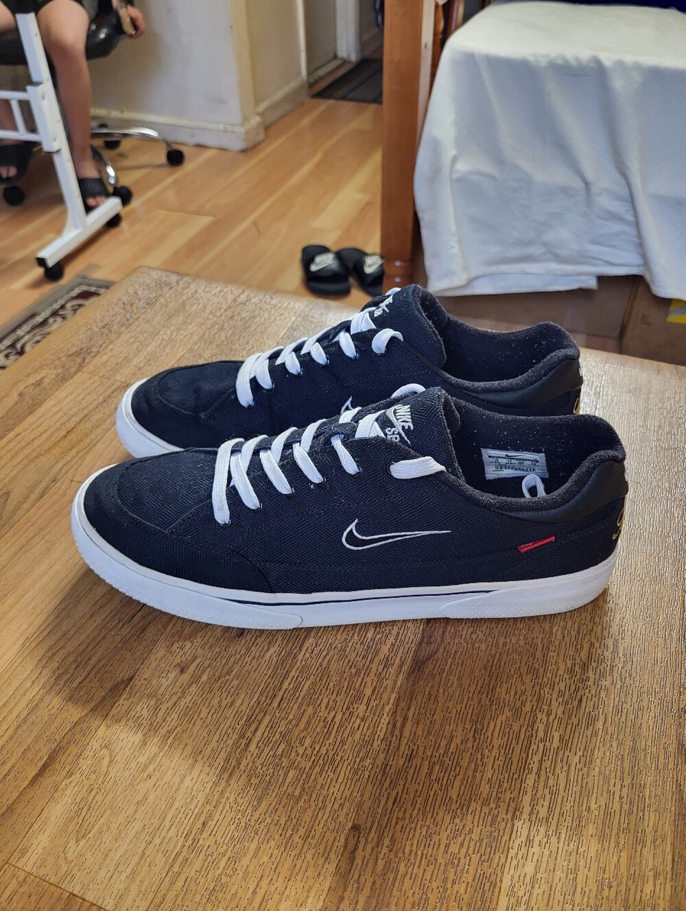 Nike SB GTS QS Supreme Men's Size 12 Black and White 801621 001